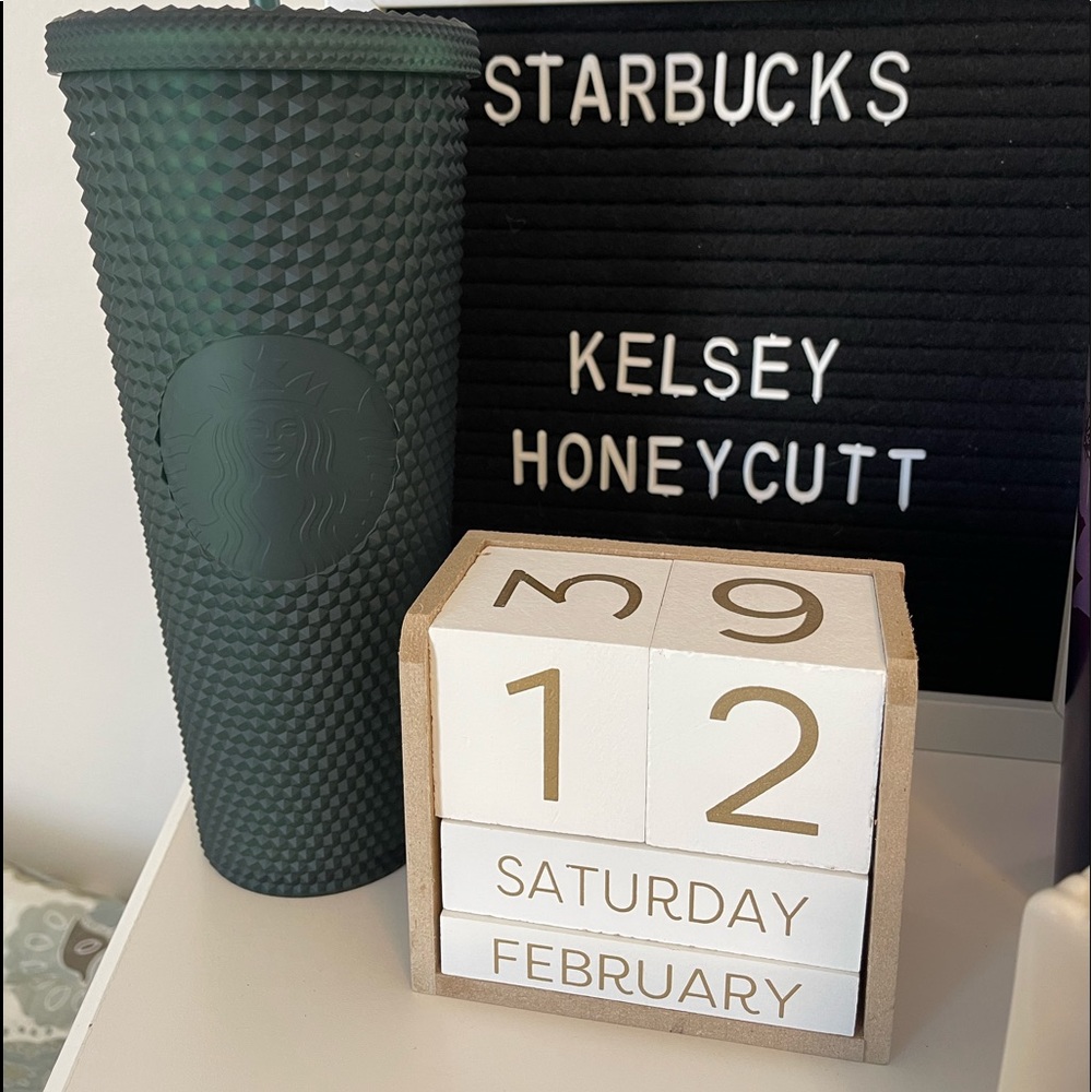BNWT Venti Dark Green Studded Starbucks Cold Cup